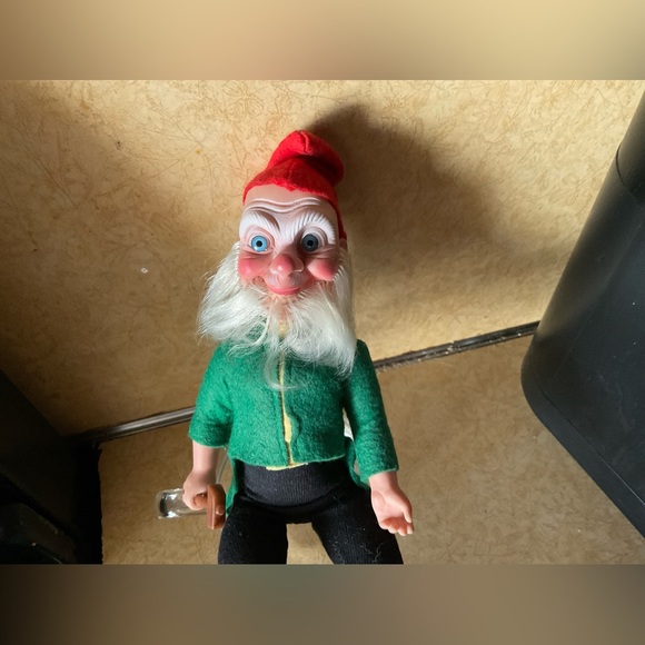 Crolly:Larry the leprechaun doll and two Irish music compact discs from Ireland - Picture 2 of 12